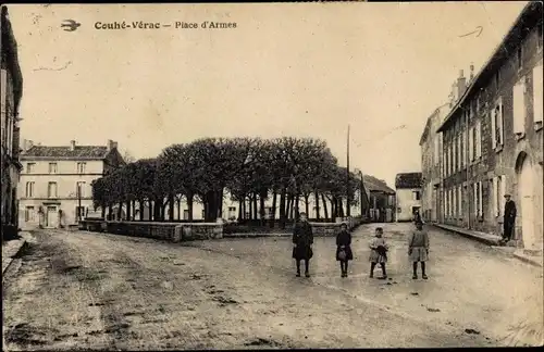 Ak Couhé Verac Vienne, Place d'Armes