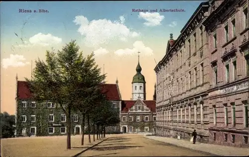 Ak Riesa an der Elbe Sachsen, Rathaus und Albertschule