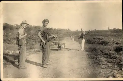 Foto Ak Legionäre der Fremdenlegion, Maschinengewehr