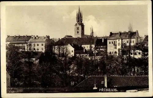 Ak Příbram Pibrans Mittelböhmen, Wohnhäuser, Kirche