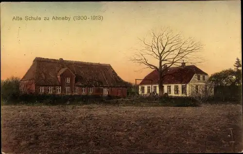 Ak Ahneby in Schleswig Holstein, Alte Schule, 1800-1913, Gebäudeansicht