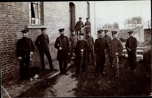 Foto Ak Deutsche Soldaten in Uniformen, Gruppenportrait