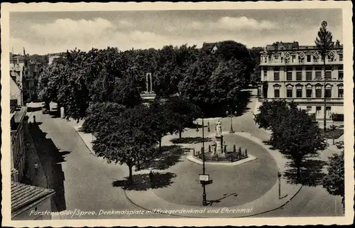 Ak Fürstenwalde an der Spree, Denkmalsplatz m. Kriegerdenkmal u. Ehrenmal