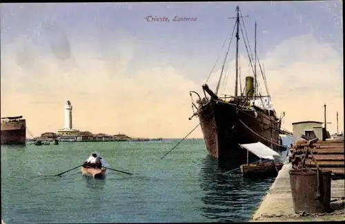 Ak Triest Friuli Venezia Giulia, Lanterna, Leuchtturm, Schiff im Hafen