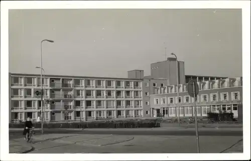 Foto Ak Amsterdam Nordholland Niederlande?, Schule, Radfahrer