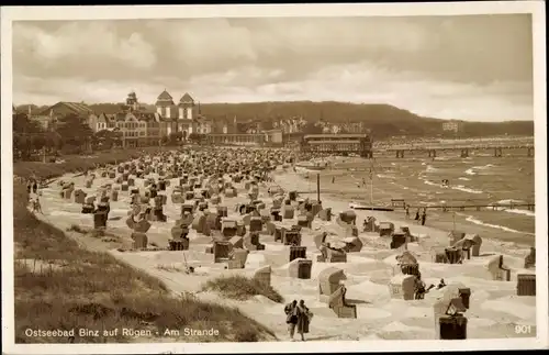 Ak Seebad Binz auf Rügen, Strandpartie, Strandkörbe