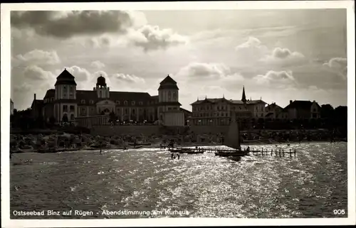 Ak Seebad Binz auf Rügen, Abendstimmung am Kurhaus