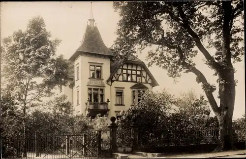 Foto Ak Hofgeismar in Nordhessen, Straßenpartie mit Villa Halali, Brunnenstraße 5