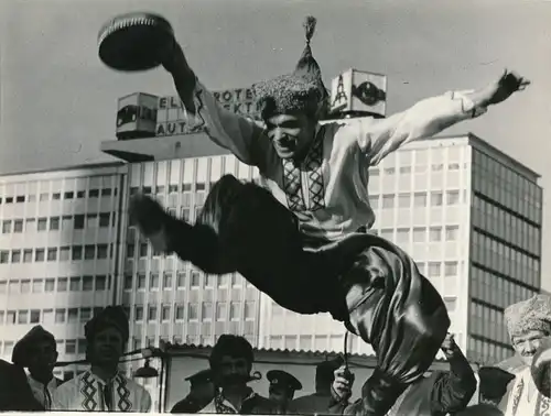 Foto Spremberg Hans-Joachim, Berlin, Weltjugendspiele 1973, Ukrainischer Kosake, Gopak, Hopak