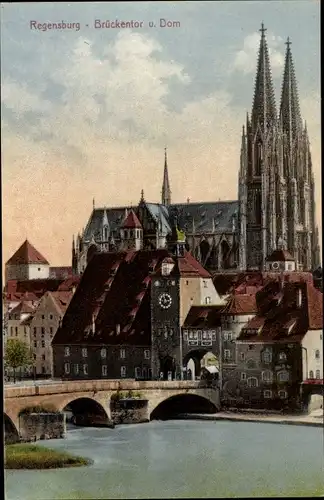 Ak Regensburg an der Donau Oberpfalz, Brückentor und Dom, Stengel 50755