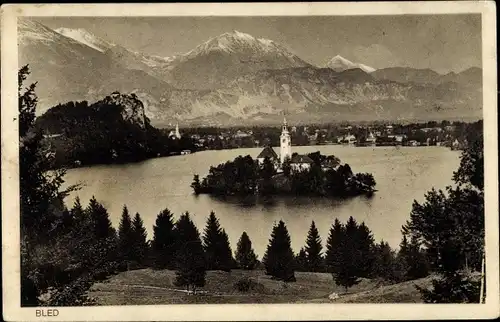 Ak Bled Veldes Slowenien, Insel, Kirche, Berge, Blick auf den Ort