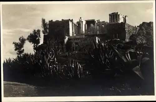 Foto Ak Athen Griechenland, Blick zu einer Tempelruine, Akropolis