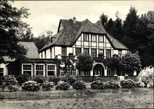 Ak Dünsen, Hotel Waldfrieden, Gesamtansicht, Eingang