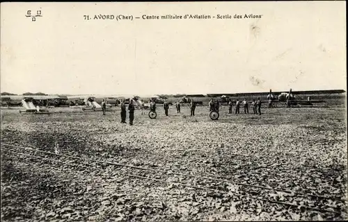 Ak Avord Cher, Camp d´Avord, Centre Militaire d´Aviation, Sortie des Avions