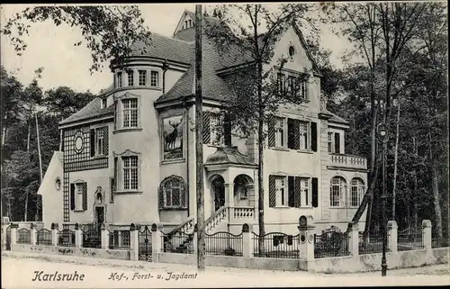 Ak Karlsruhe in Baden Württemberg, Blick auf das Hof, Forst und Jagdamt, Straßenpartie