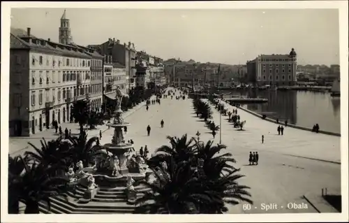 Ak Split Kroatien, Obala, Brunnen, Straßenpartie