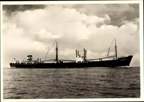 Foto Ak Blick auf ein Frachtschiff, Tanker