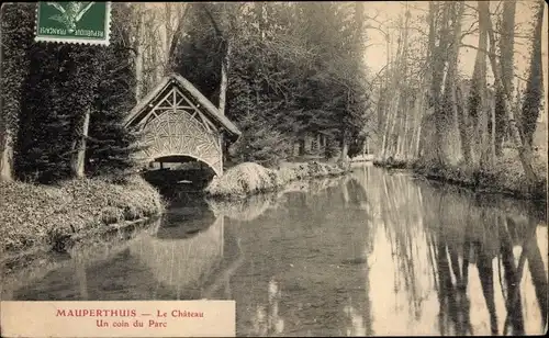 Ak Mauperthuis Seine et Marne, Le Château, Un coin du Parc