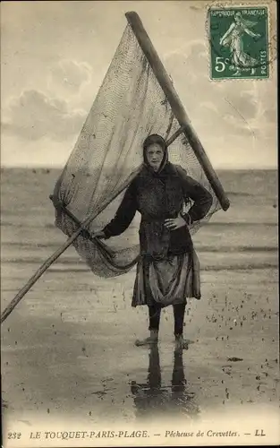 Ak Le Touquet Paris Plage Pas de Calais, Pecheuse de Crevettes