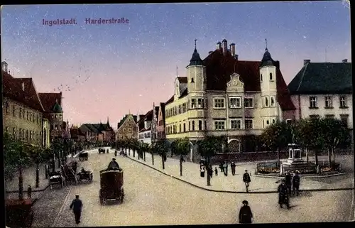 Ak Ingolstadt, Blick in die Harderstraße, Kutsche, Denkmal