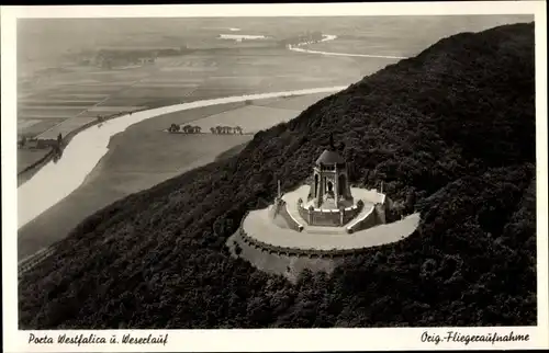 Ak Porta Westfalica in Nordrhein Westfalen, Kaiser Wilhelm Denkmal, Fliegeraufnahme