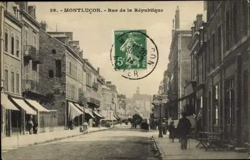 Ak Montluçon Allier, Rue de la Republique