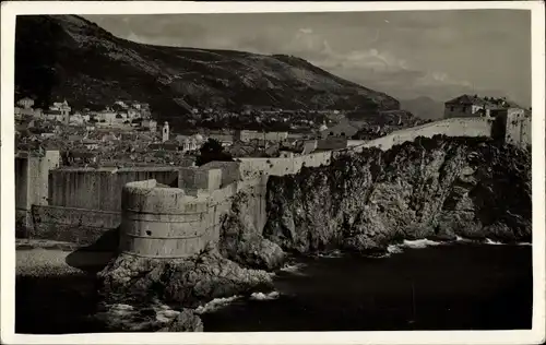 Ak Dubrovnik Kroatien, Gesamtansicht, Stadtmauer
