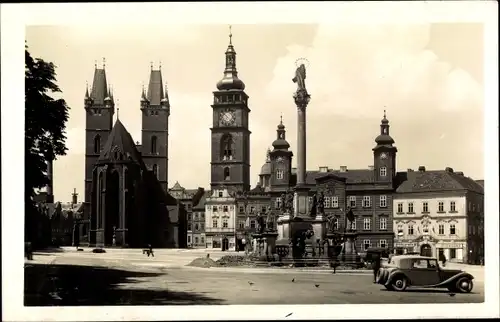 Ak Hradec Králové Königgrätz Stadt, Namesti, Kirche, Platz, Denkmal, Auto