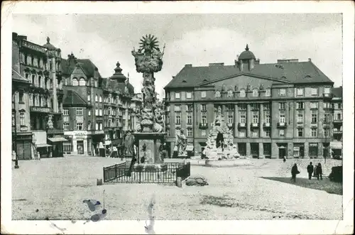 Ak Brno Brünn Südmähren, Platz, Denkmal, Geschäfte