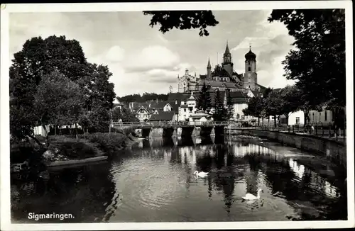 Ak Sigmaringen an der Donau Baden Württemberg, Stadtbild vom Wasser gesehen