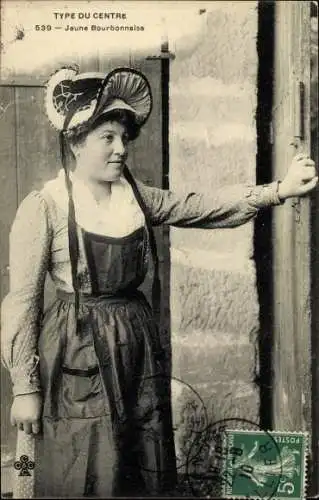 Ak Allier, Type du Centre, Jeune Bourbonnaise, Frau in Tracht