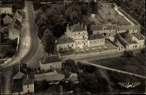 Ak Coulanges sur Yonne, L'Hospice, Fliegeraufnahme