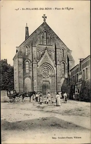 Ak Saint Hilaire du Bois Maine-et-Loire, Place de l'Eglise