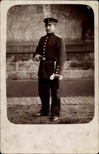 Foto Ak Deutscher Soldat in Uniform