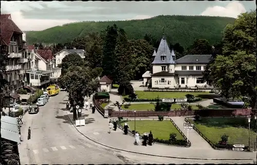 Ak Bad Herrenalb im Schwarzwald, Straßenpartie, Autobus, Parkanlage