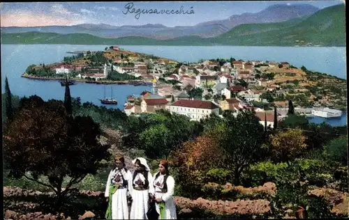 Ak Cavtat Ragusavecchia Kroatien, Frauen in Tracht, Blick aufs Dorf