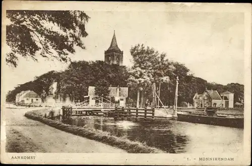 Ak Monnikendam Waterland Nordholland Niederlande, Aankomst, Flusspartie, Brücke