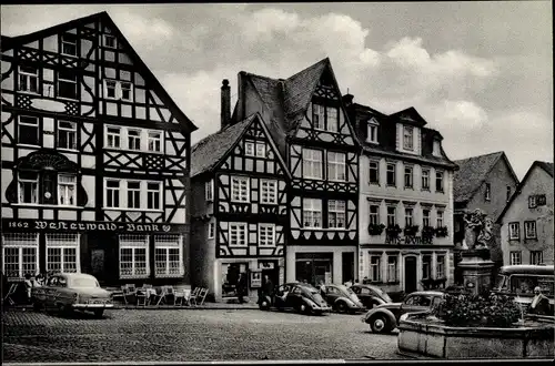 Ak Hachenburg im Westerwald, alter Markt mit Brunnen, Westerwaldbank