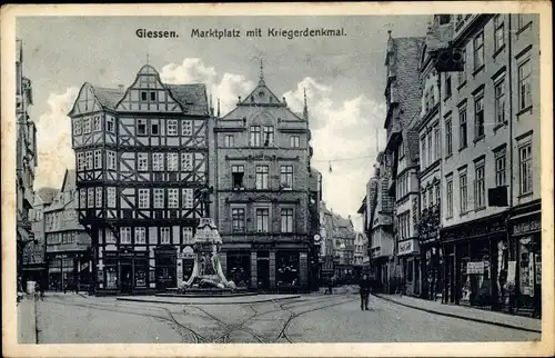 Ak Gießen an der Lahn Hessen,  Marktplatz, Kriegerdenkmal