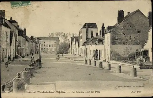 Ak Brienon sur Armançon Yonne, La Grande Rue du Pont