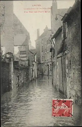 Ak Les Ponts de Cé Maine et Loire, Inondations de Janvier 1910, Une Rue