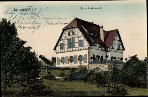 Ak Lengenfeld im Vogtland, Blick auf das Parkrestaurant vom Garten aus, Terrasse