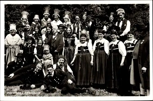 Ak Volkstrachten aus dem Schwarzwald, Gruppenbild