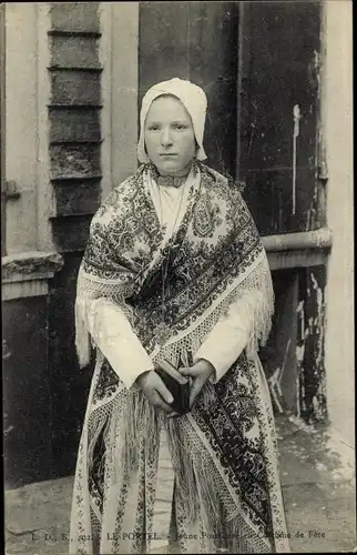 Ak Le Portel Pas de Calais, Porteloise en Costume de Fete, Frau in Tracht