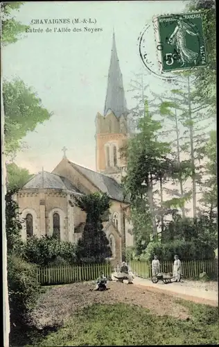 Ak Chavaignes Maine et Loire, Entrée de l'Allee des Noyers, Eglise