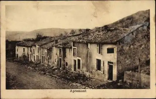 Ak Apremont Ardennes, Straßenpartie, I. WK