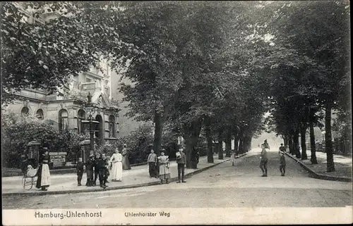 Ak Hamburg Nord Uhlenhorst, Uhlenhorster Weg, Frau mit Kinderwagen
