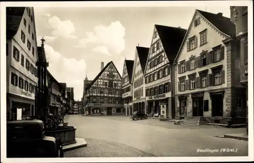 Ak Riedlingen auf der Schwäbischen Alb, Marktplatz, Geschäfte, Brunnen