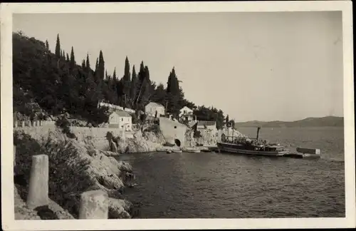 Ak Trsteno Canossa Kroatien, Dampfer an der Anlegestelle