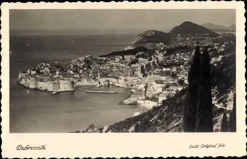 Ak Dubrovnik Kroatien, Blick auf den Ort, Burg, Küste
